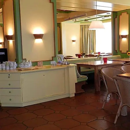 Youhey Am Wolfgangsee Hotel 2*