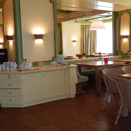 מלון Youhey Am Wolfgangsee שטרובל