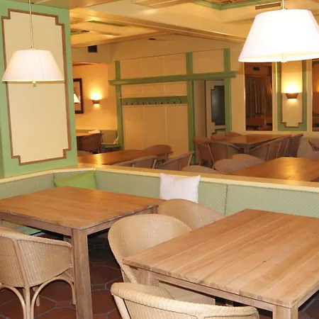 Youhey Am Wolfgangsee שטרובל